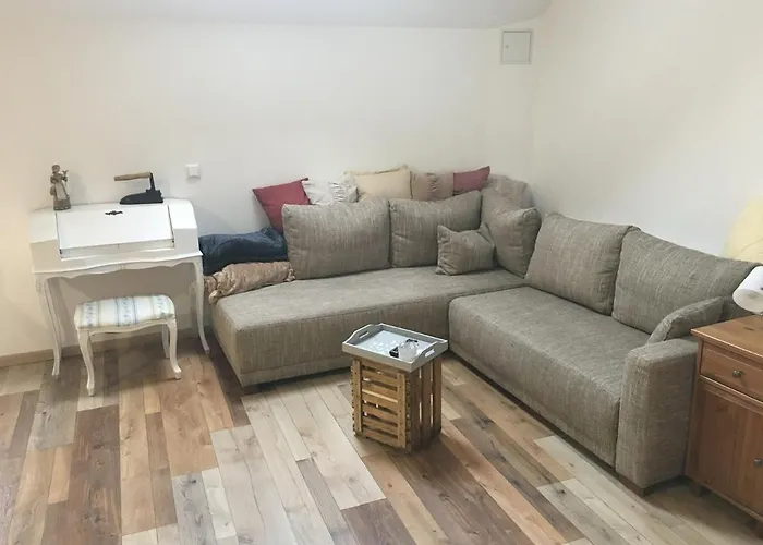 Zschampert Hof Bei Leipzig Ruhige Ferienwohnung Bauernhof Fuer 4-5 Personen